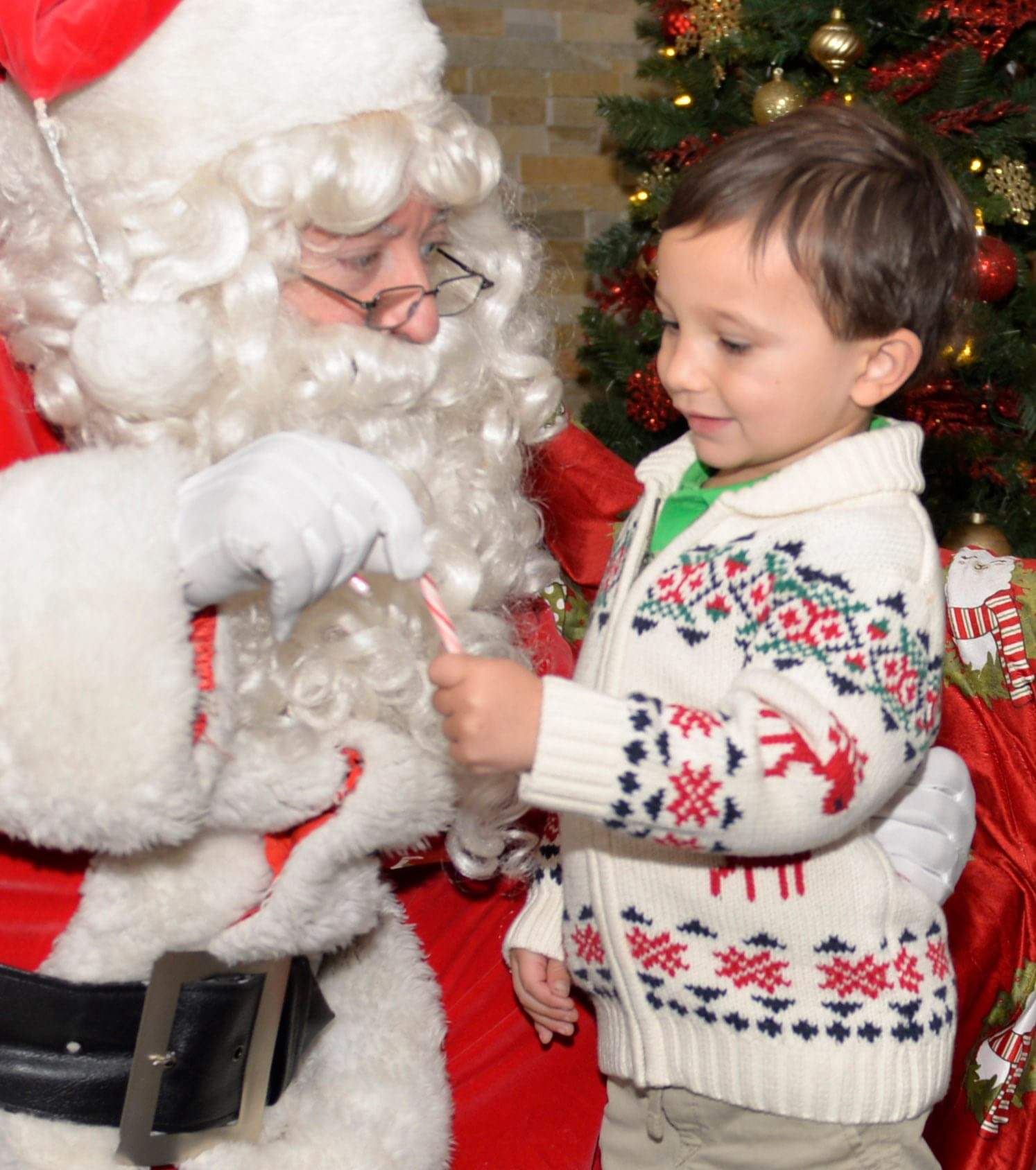Santa with kid at Danversport