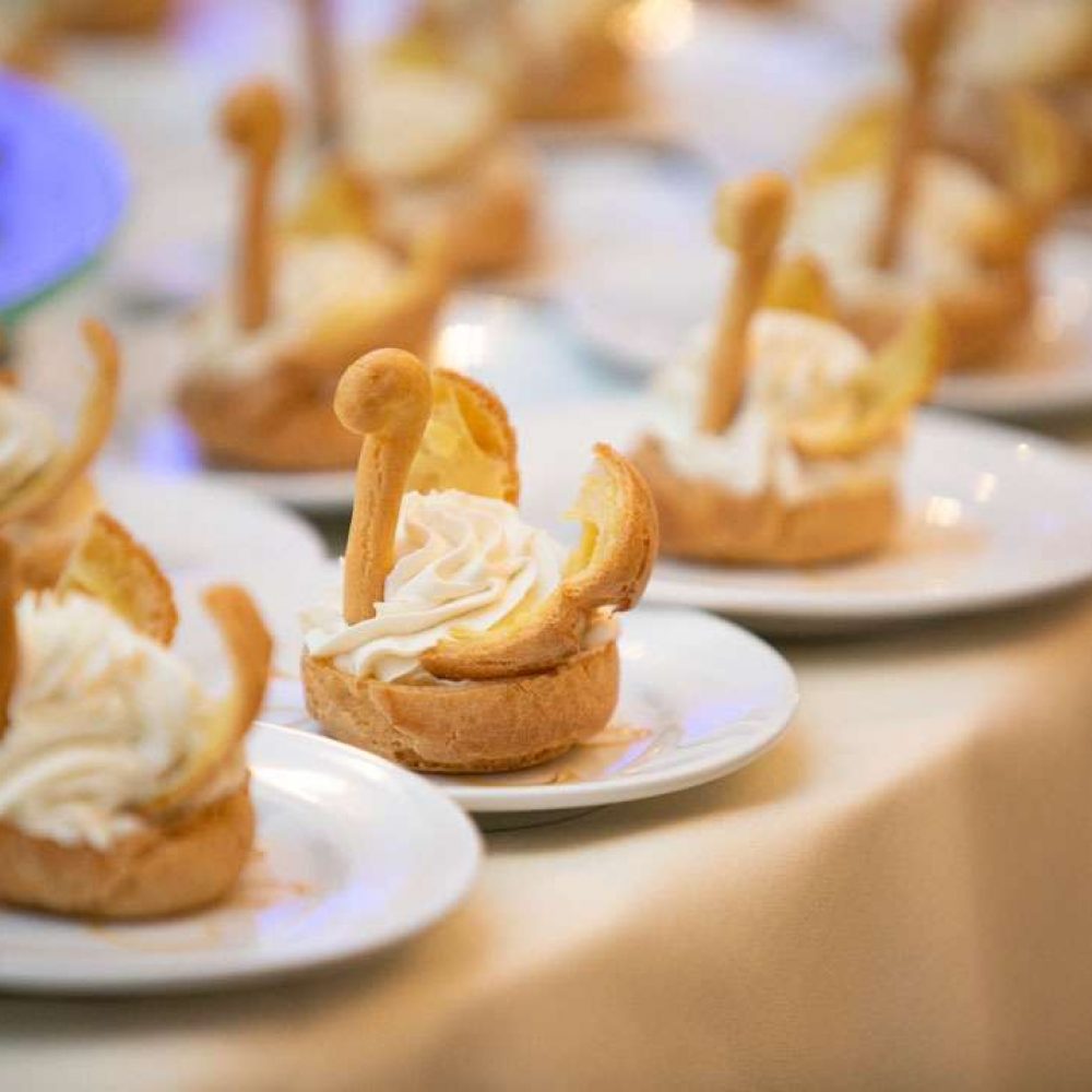 Shortcake swans